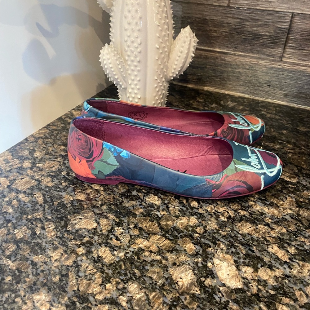 John Fluevog Vibrant Travel Vogs (Fits Like 7-7.5) - Picture 3 of 8
